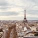 Tour Eiffel et immeubles dans Paris
